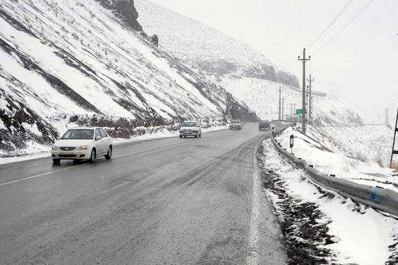 جادههای کوهستانی مازندران لغزنده است/ سفرهای غیرضروری لغو شود