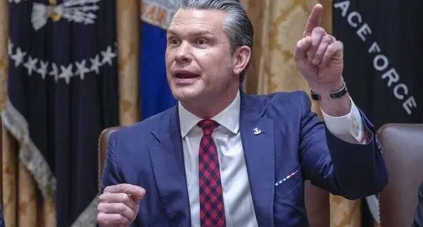 هگست:گزینه حملات نظامی در تنگه هرمز منتفی نیست