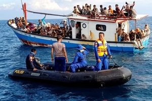 احتمال غرق شدن ۱۸۰ مسلمان روهینجایی میانمار که از بنگلادش گریخته بودند

