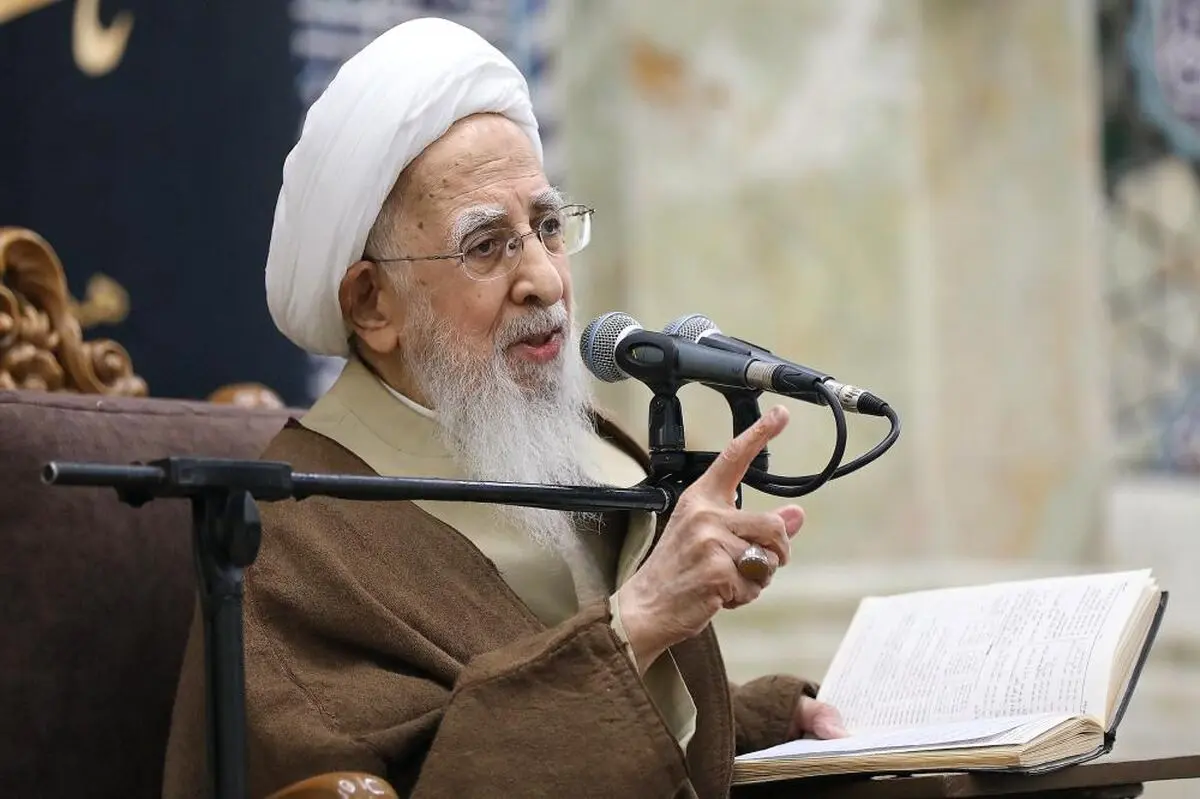  آیت الله جوادی آملی: این معجزه نیست که ما 2 ابرقدرت را چماله کنیم؟/ معجزه حتماً این است که یک سنگ حرف بزند؟!/ از درجه ای که ما را به حساب نمی آوردند به شرایط امروز رسیدیم، به قول حضرت امیر  سابقه تان یادتان نرود/ ویدئو