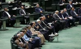 مخالفت رونامه اصولگرا با استیضاح وزیران/ هر اقدامی که موجب بی‌ثباتی در نظام اجرایی شود اعتماد مردم را از بین می‌برد

