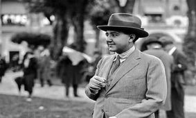 احمدشاه وسواسی و به شدت صرفه جو  و مقتصد بود