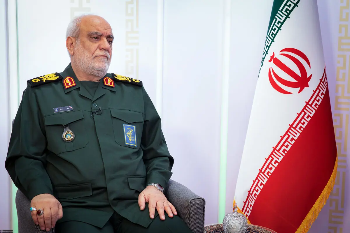 همسر شهید خادمی: در جنگ رمضان ۶ بار دشمن برای ترور شهید تلاش کرد/ ویدئو