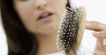 آیا آب سخت باعث ریزش مو می‌شود؟