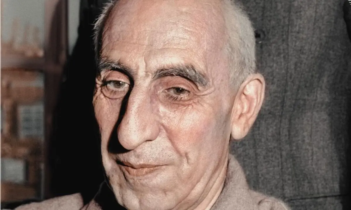 گزارش‌ های زهرآگین خارجی‌ از ایران ۱۳۳۲، ایرانی‌ ها دروغگو، پیژامه پوش و تنبل‌ اند