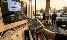 نمایش نیمه‌شب در پمپ‌بنزین؛ لبخندهای اجباری برای بنزین پنج‌هزارتومنی/ ویدئو