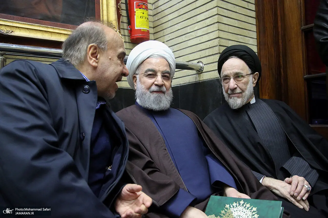 حضور ظریف و روحانی در مراسم ختم مادر محمد شریعتمداری بعد از خبرسازی‌های دروغ اخیر + تصاویر