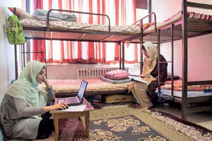 در خوابگاه‌های دختران دانشجوی ایرانی چه می‌گذرد؟
