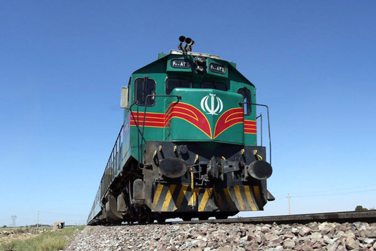 توقف قطار دولت در هفت‌تپه ستودنی است