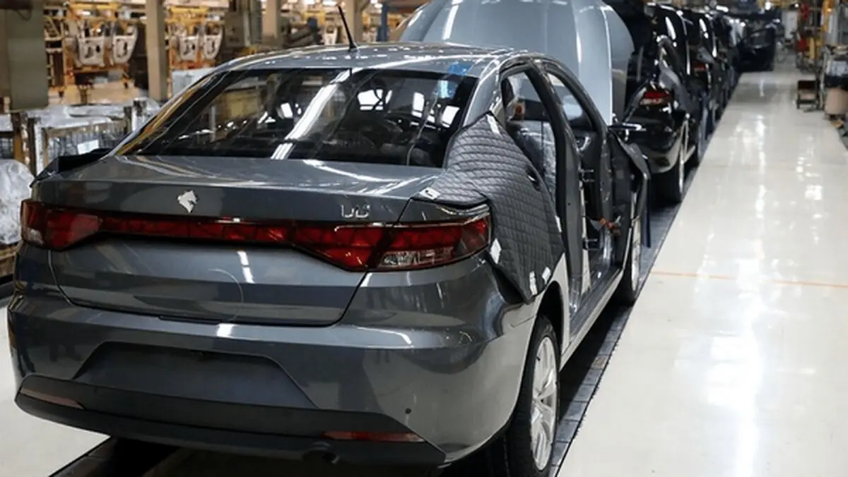 ایران‌خودرو، دولت را به توقف تولید تهدید کرد