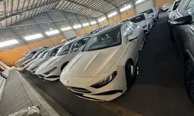 خودروهای وارداتی مرسدس بنز جانبازان به ایران رسید/ عکس