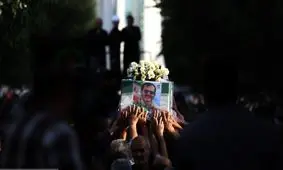  تشییع پیکر پزشکی که در حمله اسرائیل به اوین شهید شد/ عکس