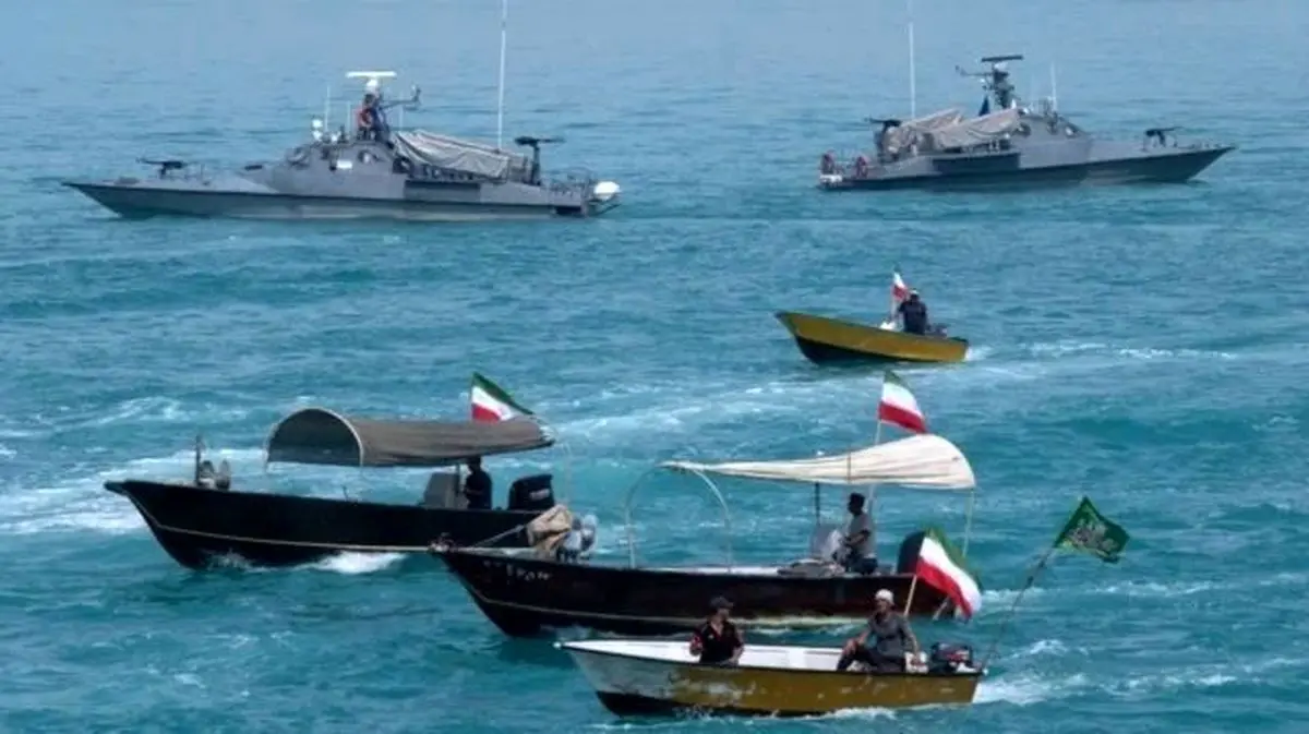 بلومبرگ: ایران در تنگه هرمز «عوارضی» راه‌اندازی کرده است