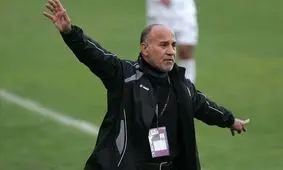 فوتبال اولویت نیست وقتی مردم این همه مشکل اقتصادی دارند/ ۵۰ سال به ورزشگاه آزادی افتخار می کردیم آن را هم خراب کردند!
