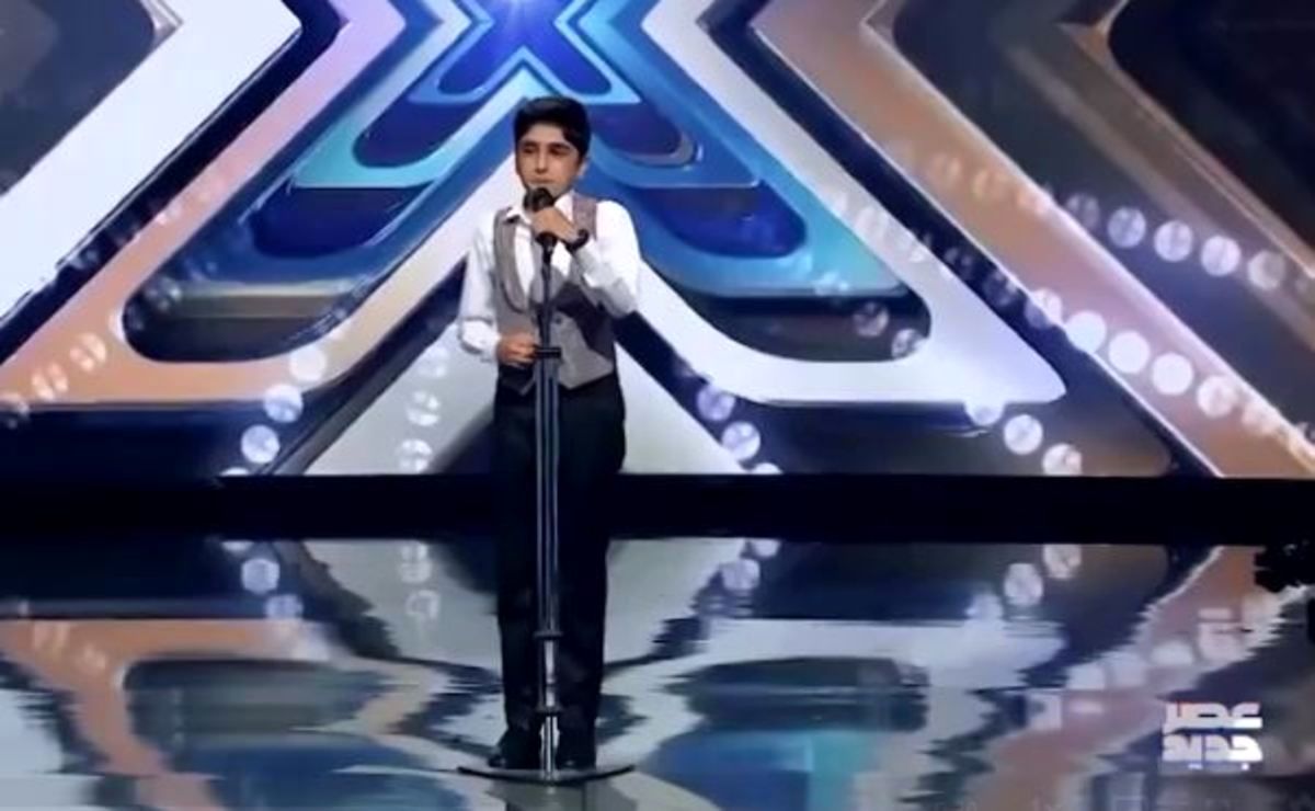 چالش سخت «کارن همایون‌فر» برای «علی طولابی» خواننده ۱۳ ساله در عصرجدید/ ویدئو