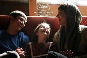 صحبتهای سعید روستایی درباره حضور و نقش آفرینی پریناز ایزدیار در «زن و بچه»/ ویدئو