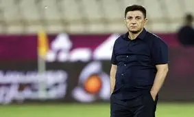 ژست عصبانی امیر قلعه‌نویی پس از سوت داور/ ویدئو