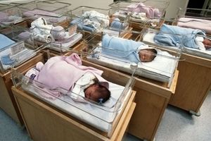 معمای کاهش نرخ تولد در جهان، چرا زنان با افزایش زاد و ولد مخالفند؟