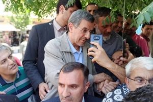 پشت پرده تحرکات اخیر محمود احمدی نژاد ۶ ماه مانده به انتخابات شورای شهر/ تکرار یک شکست دوباره برای رییس جمهور پیشین در راه است؟/ احمدی نژاد به شدت ضداسرائیلی دهه 80 که حتی هولوکاست را انکار می کرد، حالا اهمیتی به جنایت های این رژیم نمیدهد