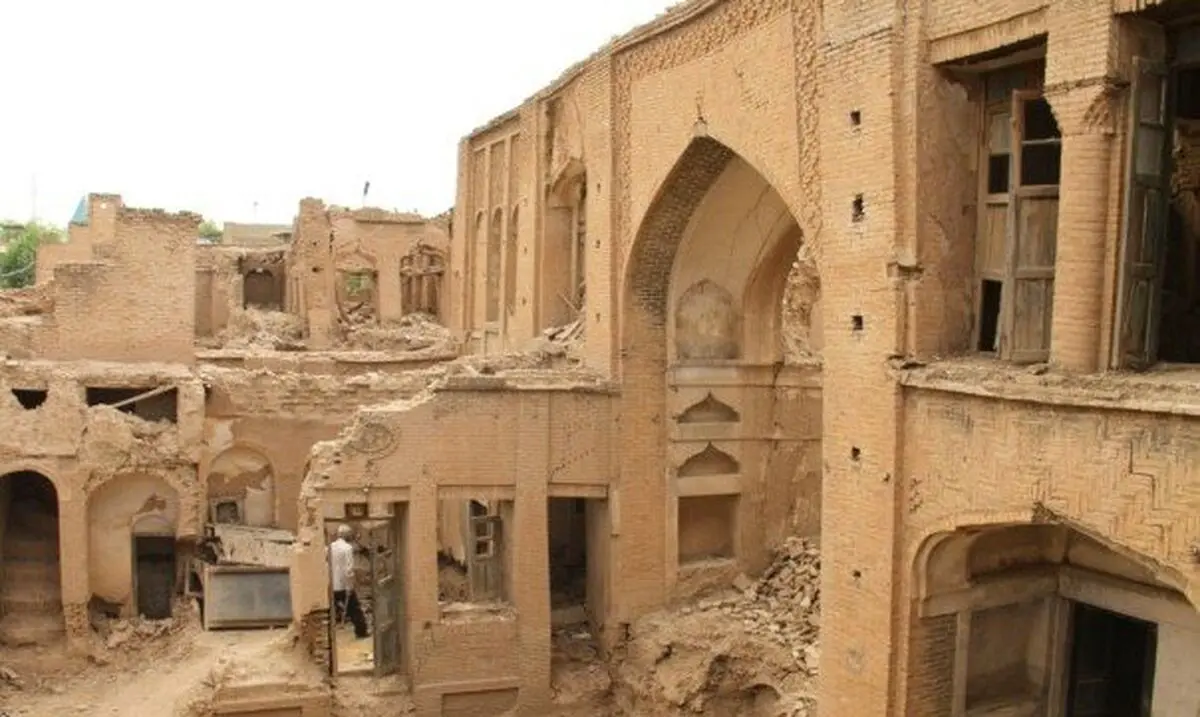 حمله «گروه تخریب» به آثار تاریخی ایران