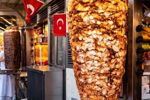 جنگ بر سر انحصار «کباب ترکی»، محبوب‌ترین غذای خیابانی در اروپا؛ ترکیه به کمیسیون اروپا شکایت برد