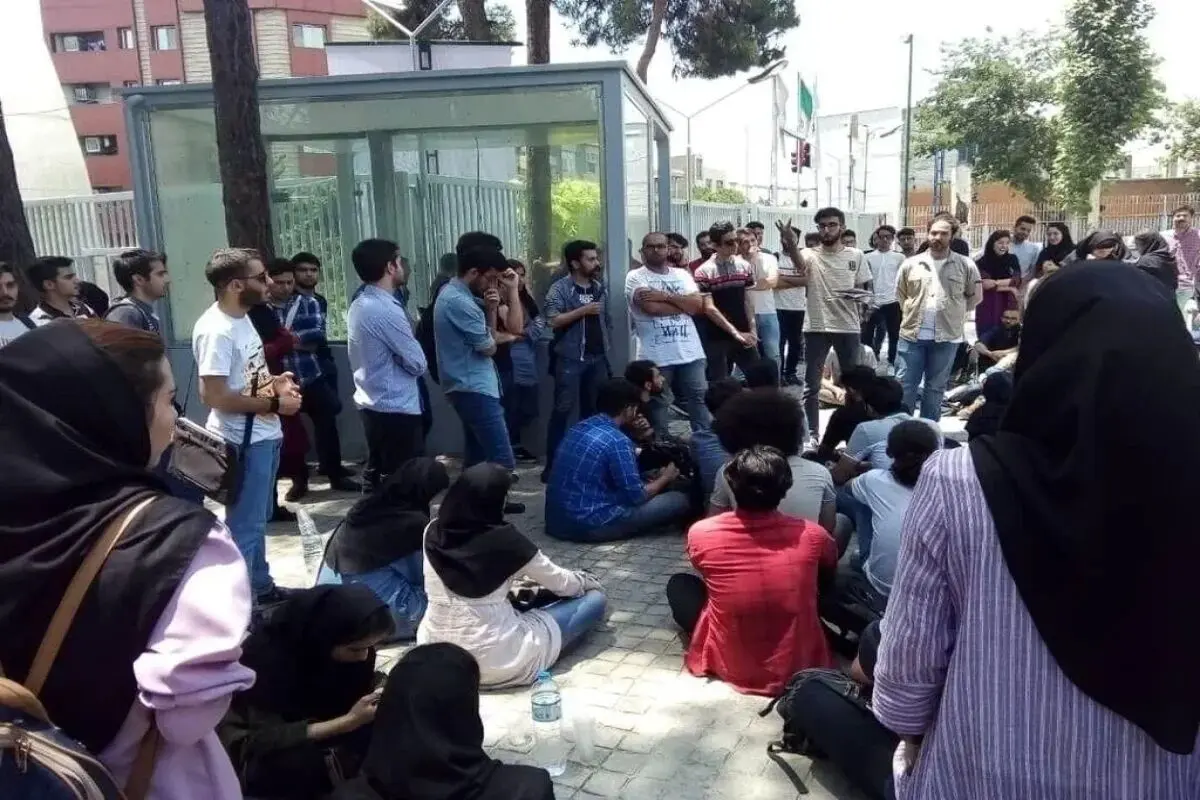 برخی دانشجویان همچنان در بازداشت هستند