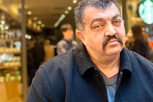 گیر اُفتادن احمد ایراندوست در حمام به دلیل قطع شدن برق/ ویدئو