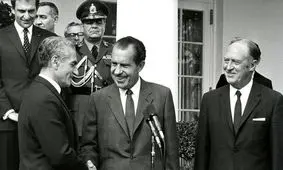 اسناد ساواک: شاه یک میلیون دلار رشوه داد تا نیکسون رییس جمهور آمریکا شود/ موسسه بین المللی تحقیقات استراتژیک: روحانیت عامل اصلی سرنگونی رژیم شاه بود

