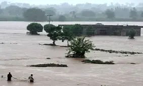 جان باختن ۶۳ شهروند پاکستانی بر اثر باران‌های موسمی/ ۲۹۰ نفر زخمی شدند

