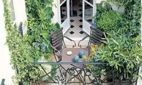 ۱۰ ایده برای چیدمان بالکن های کوچک در خانه