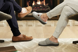 ضررهای پوشیدن کفش در خانه برای سلامتی 
