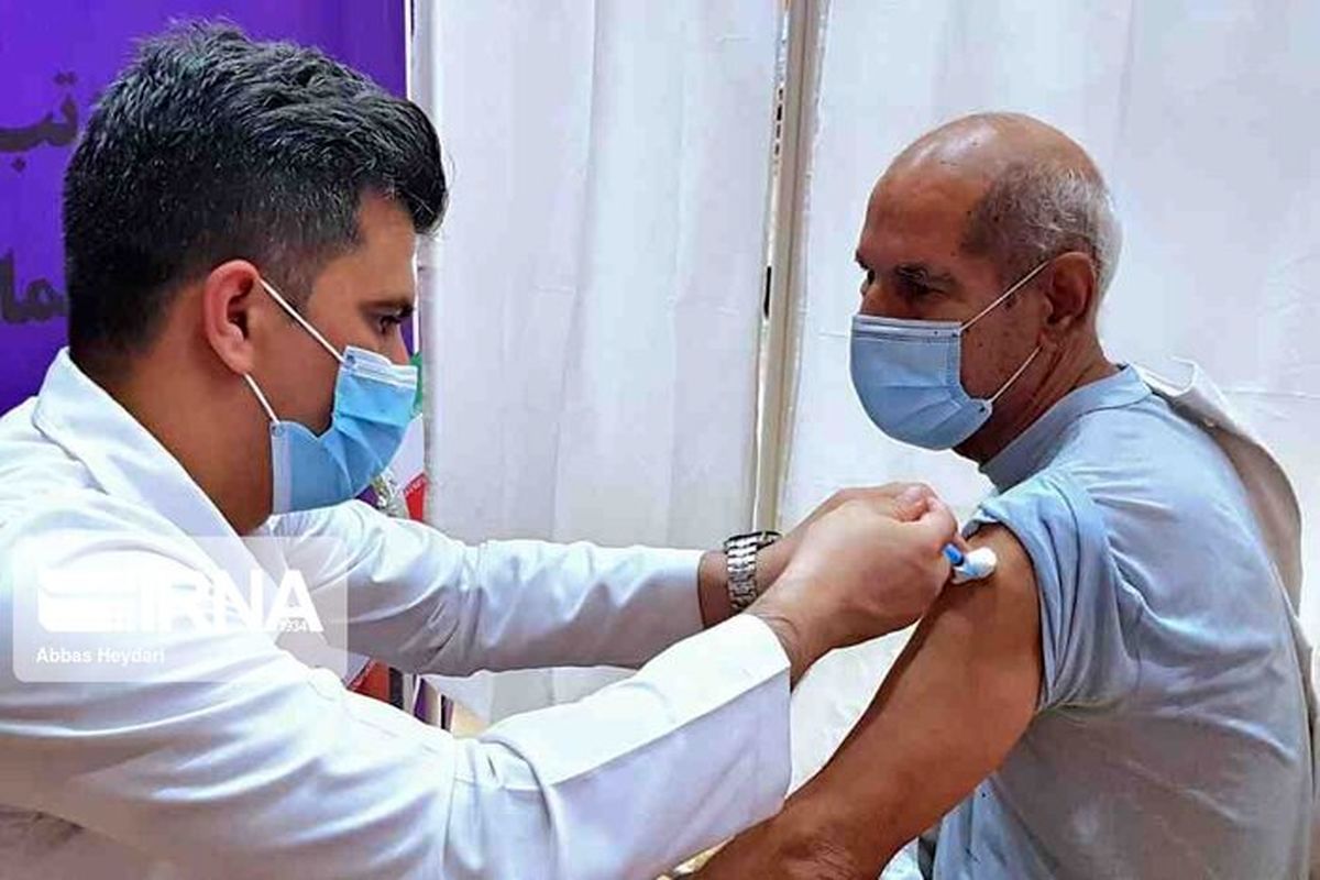 تنها ۱۰ درصد ایرانیان بالای ۱۲ سال، سه دوز واکسن کرونا تزریق کرده اند