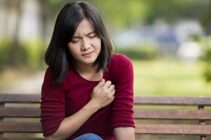حمله قلبی در زنان چه علائمی دارد؟