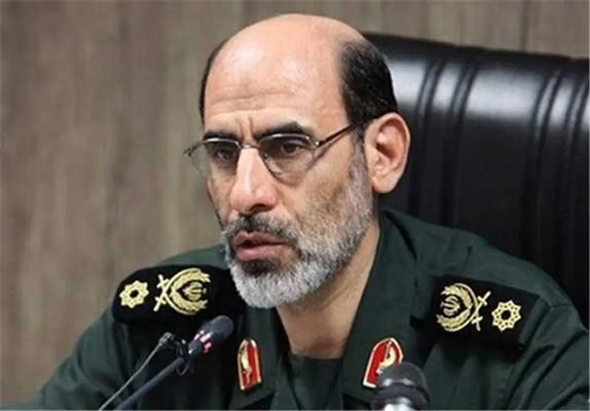 بعضی‌ها نامه نوشتند و از رهبری خواستند تا با آمریکا کنار بیاییم/ مگر ما می‌توانیم با آمریکایی ها وارد آشتی شویم اینها برای نابودی و انقلاب ما برنامه دارند

