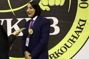دختر افغانستانی؛ از مربیگری کاراته در ایران تا تداعی خاطرات پدرش در جنگ تحمیلی

