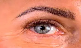 لوازم آرایش نامناسب برای کسانی که چروک دور چشم دارند