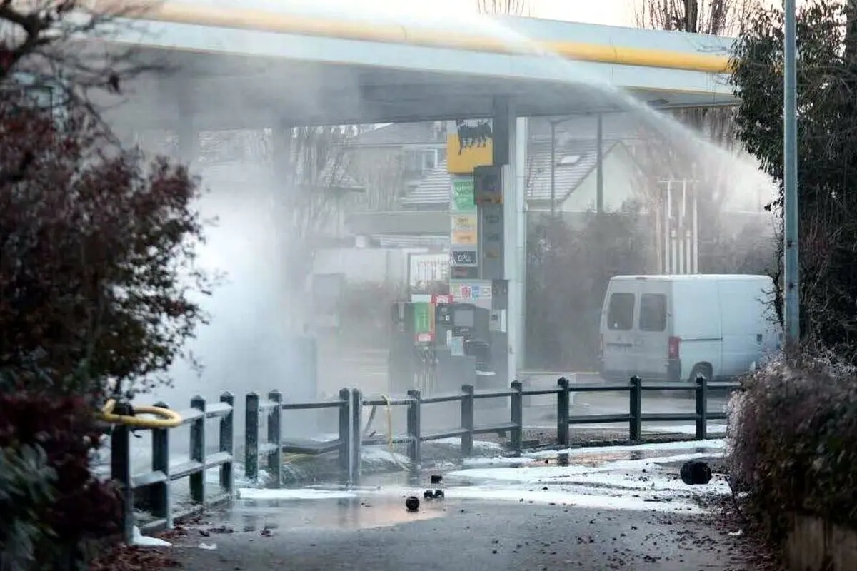 نوجوانی می‌خواست خودکشی کند؛ پمپ بنزین را آتش زد