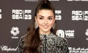 هانده ارچل بازیگر مشهور ترکیه در کنار خواهرش