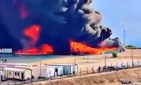 لحظه برخورد پهپاد به تاسیسات نفتی شیخاء/ ویدئو