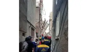 انفجار منزل مسکونی در مشهد؛ نجات مادر و کودک از زیر آوار