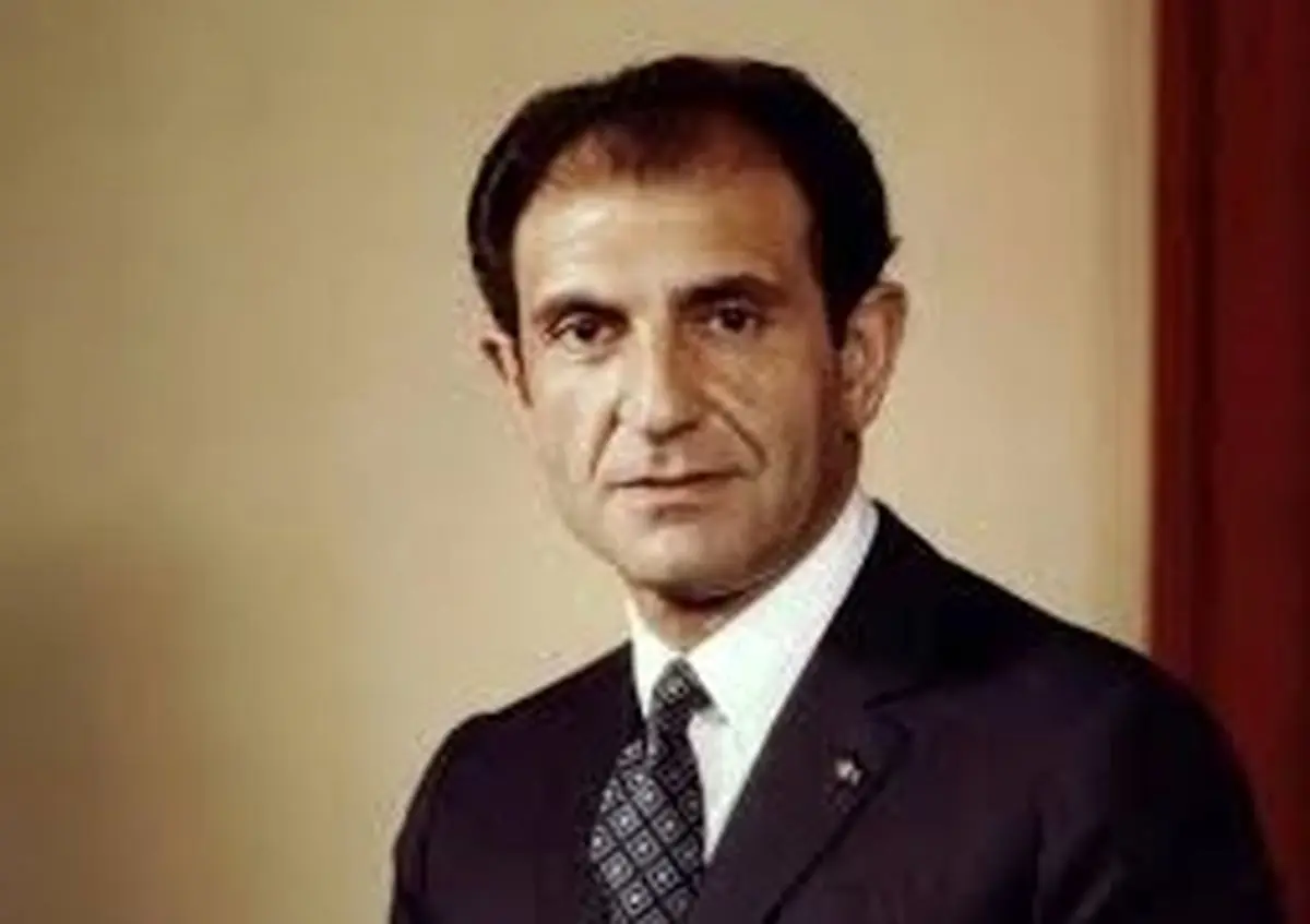 سفر در زمان؛ عکس یادگاری «اردشیر زاهدی» با جمعی از سفرای آفریقا؛ دهه 50 