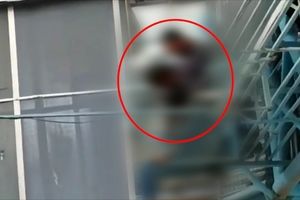 تصمیم مرگبار دختر 15 ساله روی پل عابر پیاده/ ویدئو
