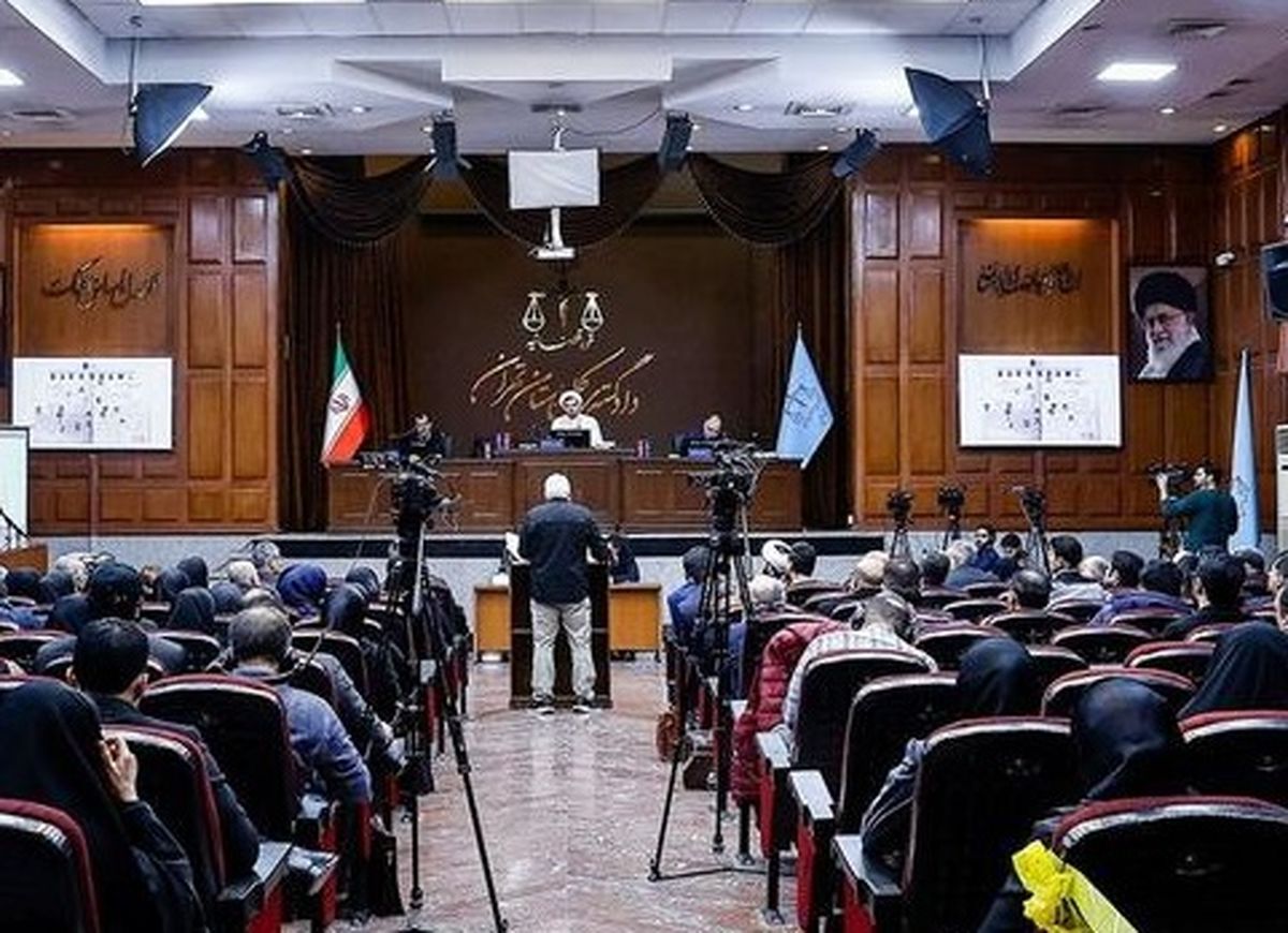 بیستونهمین جلسه دادگاه رسیدگی به اتهامات منافقین/ جزئیاتی از جزوات آموزشی گروهک منافقین برای سرقت، نبرد مسلحانه، انجام عملیات تروریستی و کشتار مردم عادی