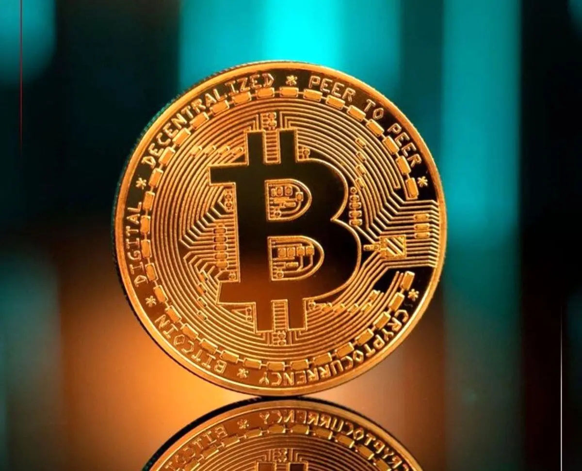 بیت‌کوین به کف قیمت دو هفته اخیر سقوط کرد


