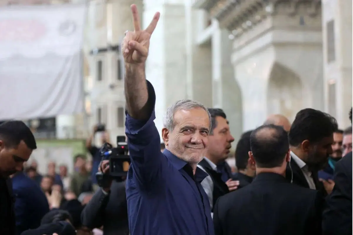 تعریف و تمجید کیهان از پزشکیان

