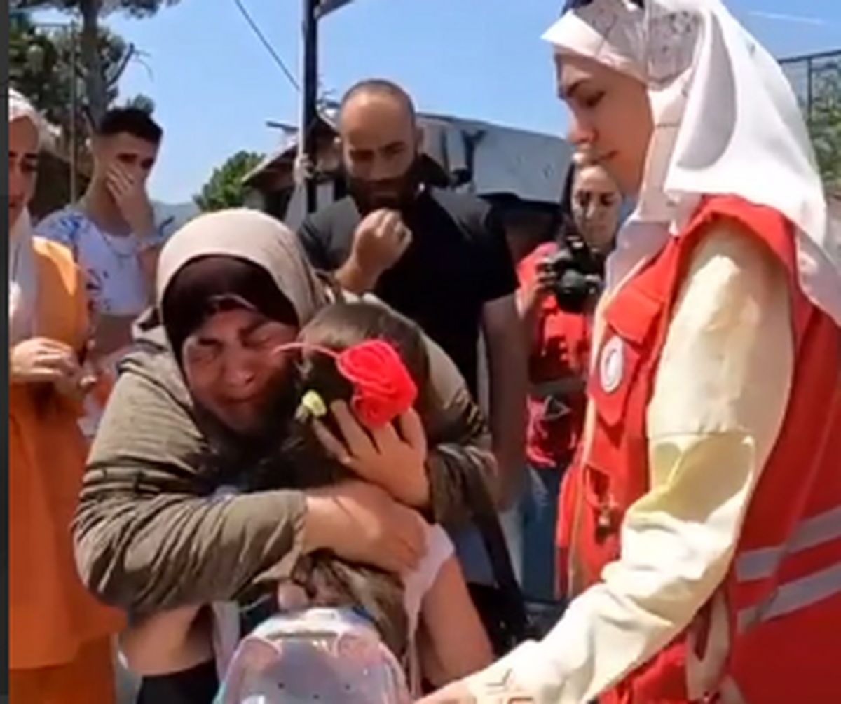 لحظه ملاقات دختر نجات‌ یافته از زلزله ترکیه با مادربزرگش/ ویدئو