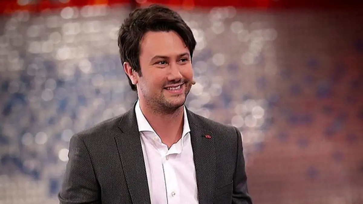 سفر در زمان؛ سلفی «شاهرخ استخری» با خواهرش؛ دهه 90