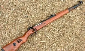 تصاویر ۴ اسلحه مشهور در جهان | از خودکشی هیتلر و هری کثیف تا معجزه روسی!