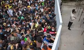 جاماندن هواداران تیم آلومینیوم اراک از تماشای بازی فینال جام حذفی فوتبال/ تصاویر