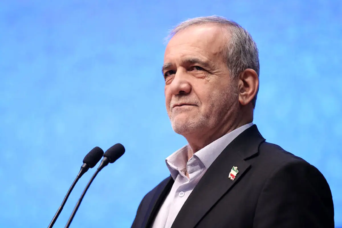 پزشکیان: این خانم هایی که قبلا می گفتند بگیرید، حالا پرچم ایران و تصویر آقا را برداشته اند/ ویدئو